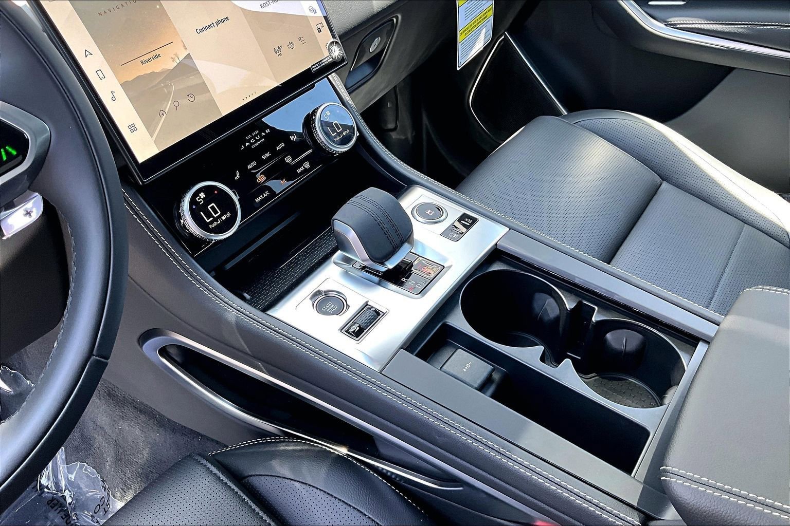 New 2026 Jaguar F-PACE R-Dynamic S AWD/4WD image 8