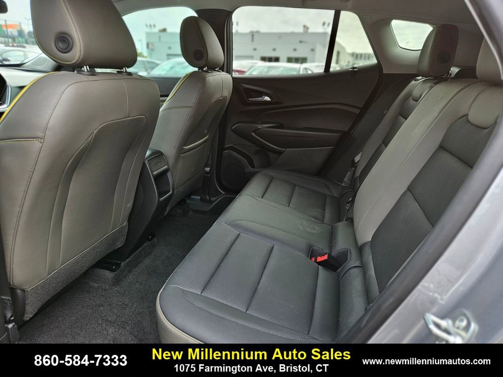 Used 2025 Chevrolet Trax ACTIV w/ Driver Confidence Package image 16