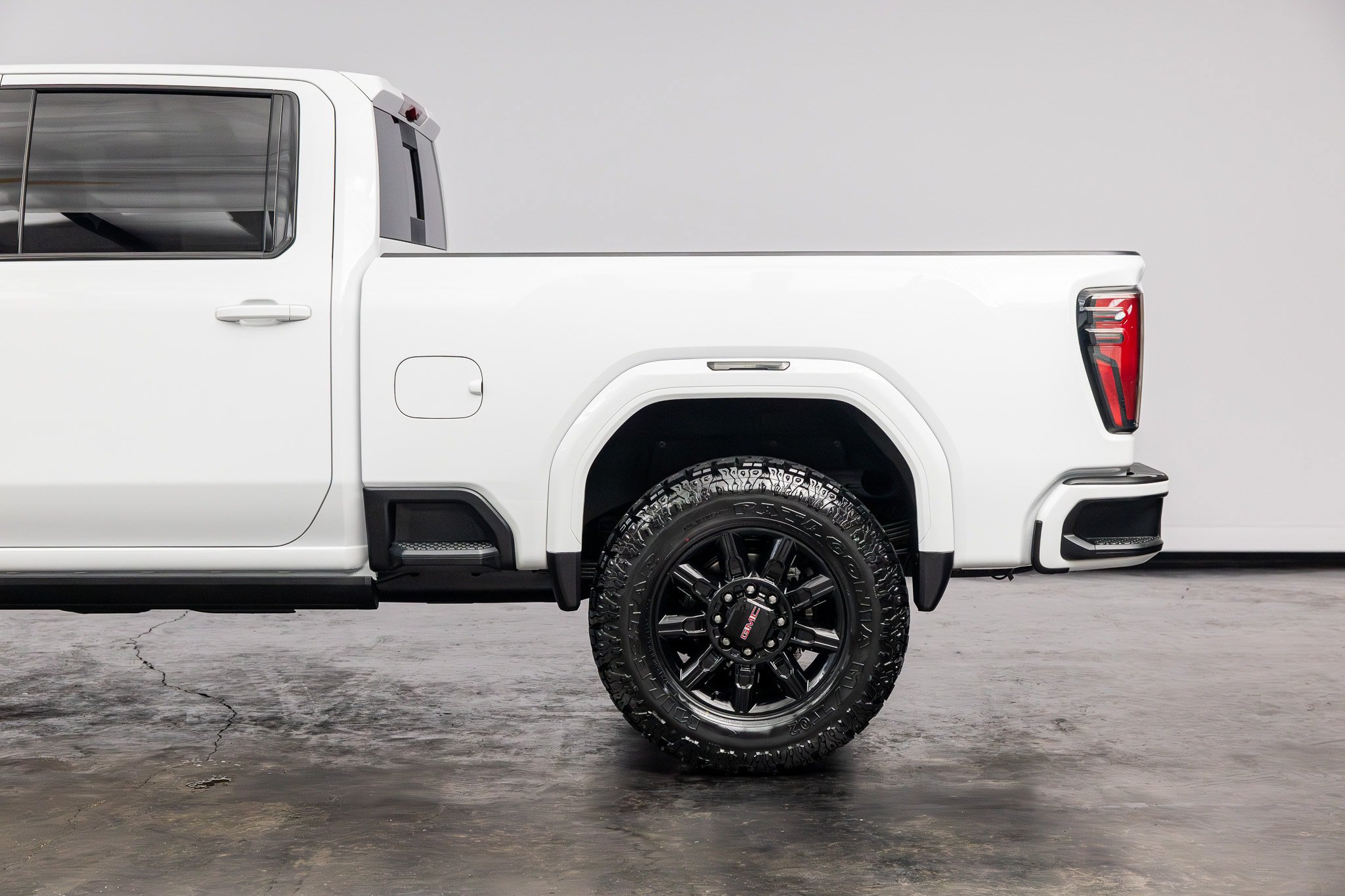 Used 2025 GMC Sierra 2500 AT4 w/ AT4 Premium Plus Package AWD/4WD image 15