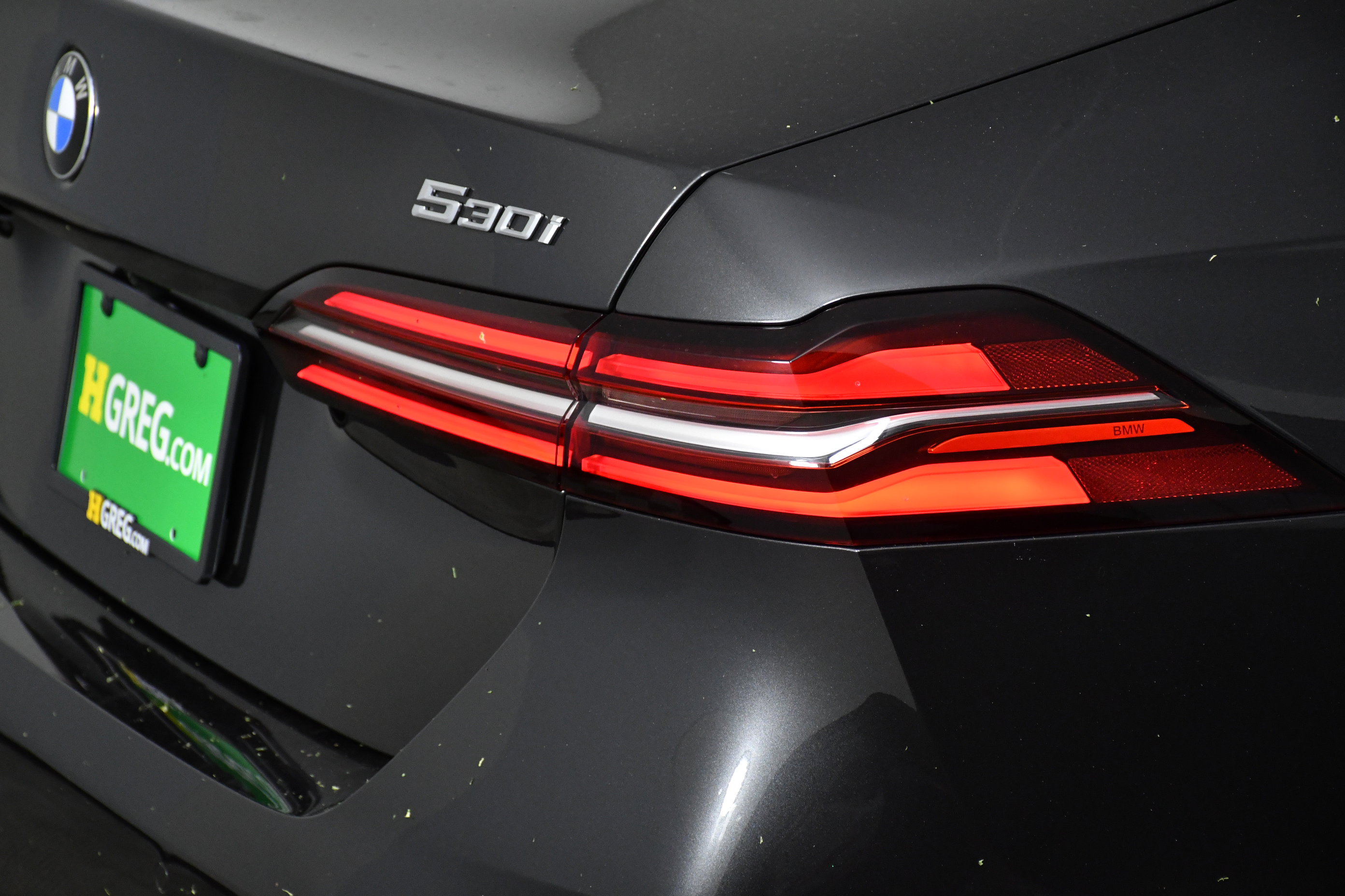 Used 2025 BMW 530i w/ Premium Package image 32