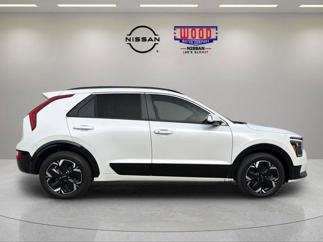 Used 2023 Kia Niro Wind w/ Wind Preserve Package image 2