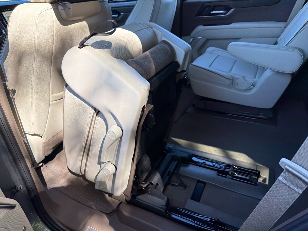 New 2026 GMC Yukon Denali w/ Denali Reserve Package AWD/4WD image 40