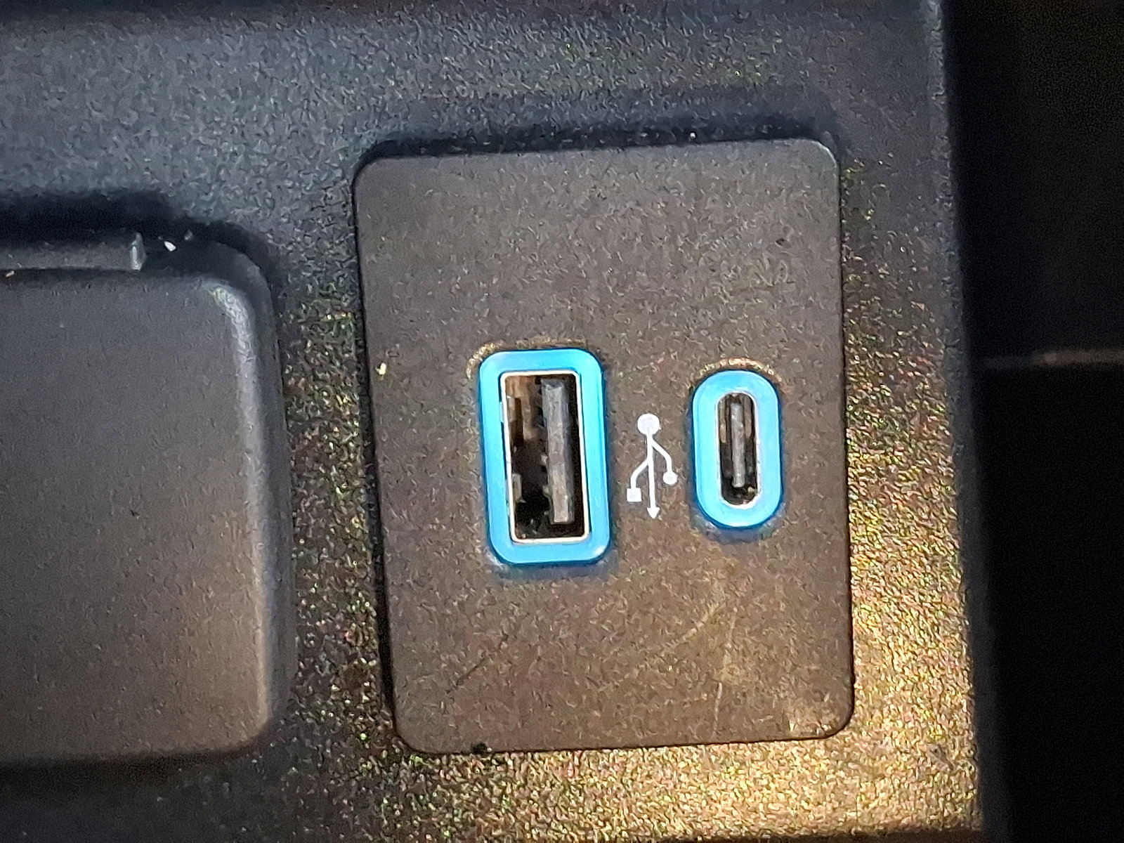 Certified 2023 Ford Explorer Limited w/ Limited Technology Package image 25