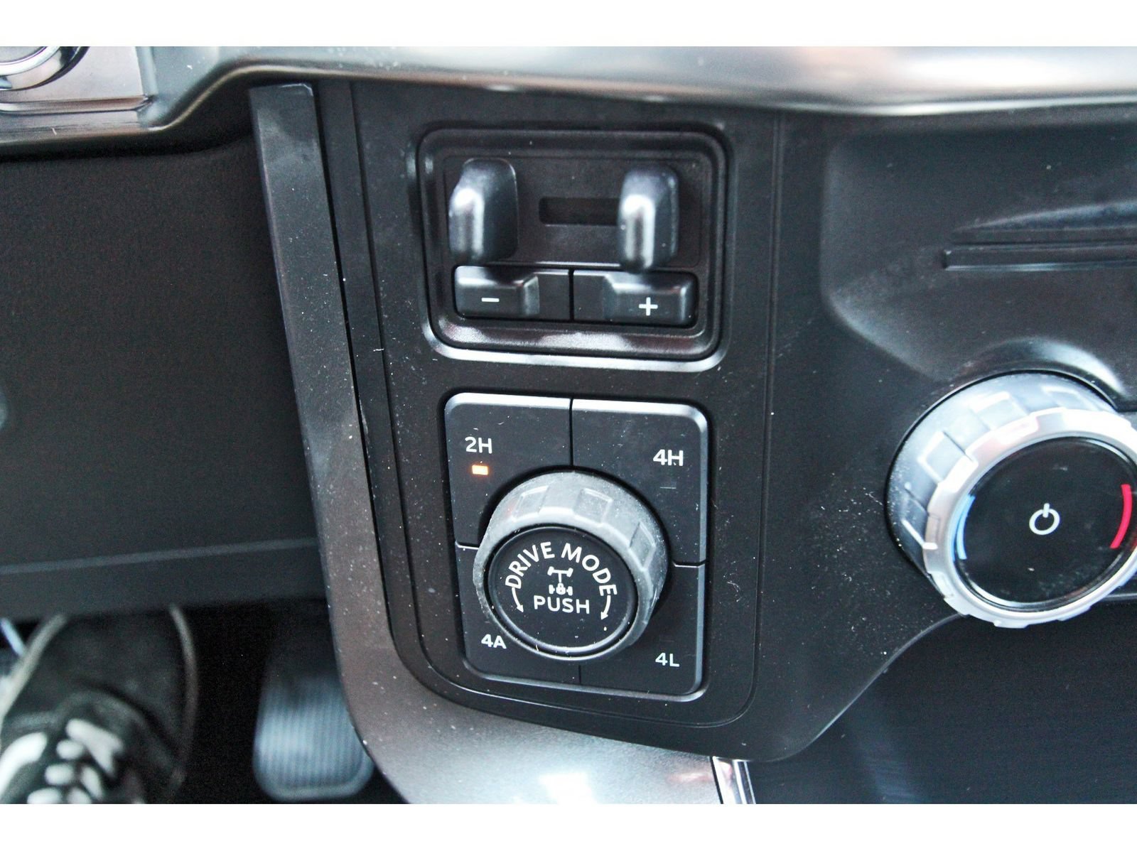 Used 2023 Ford F150 Lariat AWD/4WD image 28