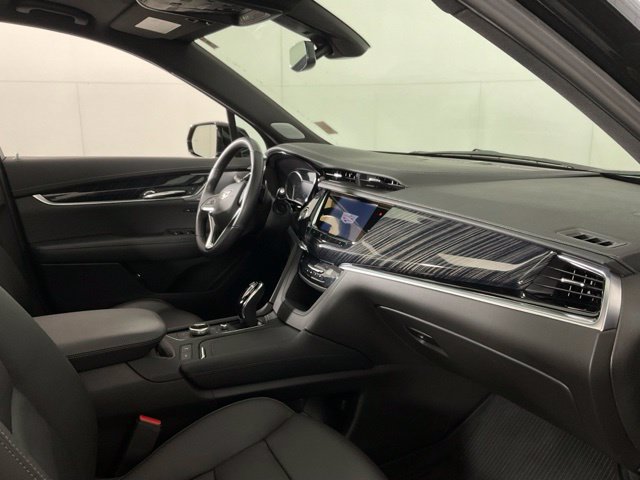 Used 2025 Cadillac XT6 Premium Luxury w/ LPO, Floor Liner Package AWD/4WD image 27
