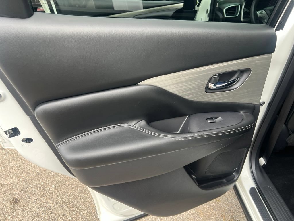 Used 2018 Nissan Murano SL w/ Cargo Package FWD image 10