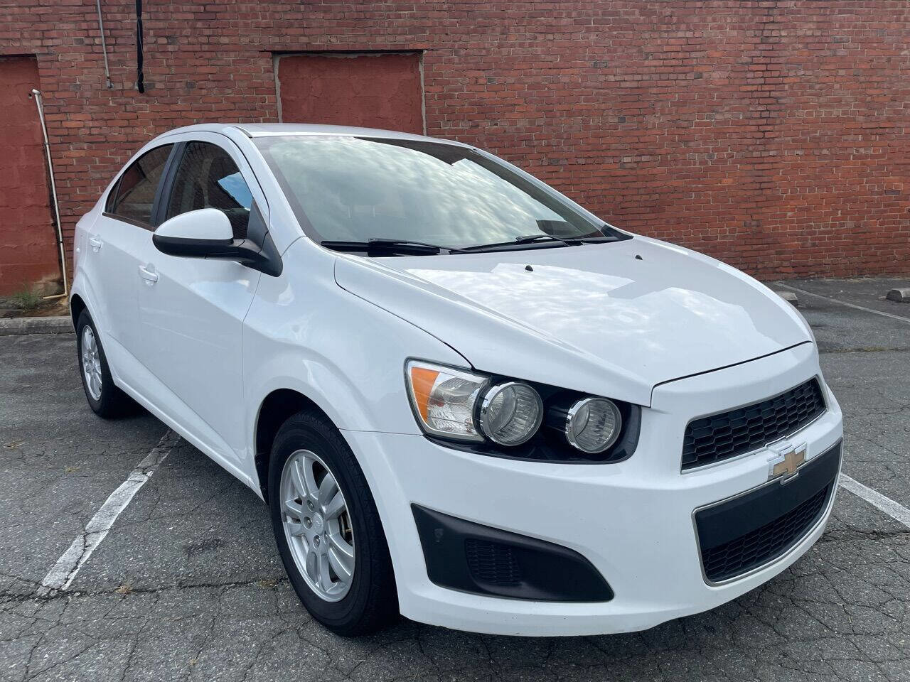 Used 2016 Chevrolet Sonic LT