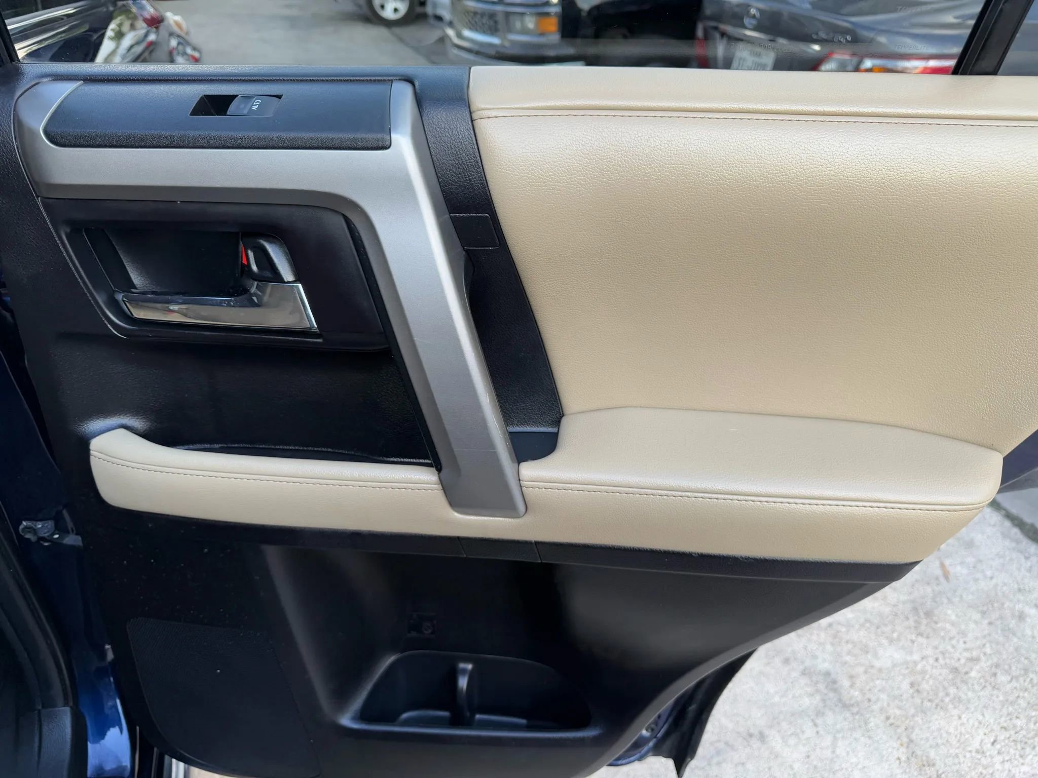 Used 2014 Toyota 4Runner Limited image 20