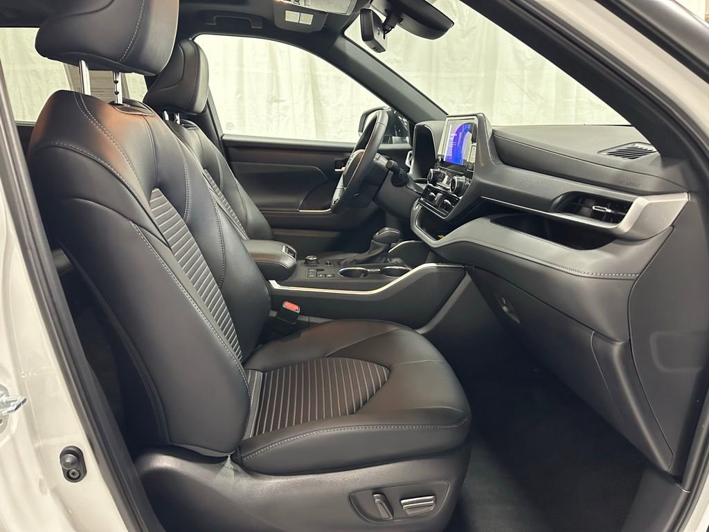 Used 2025 Toyota Highlander XSE image 63