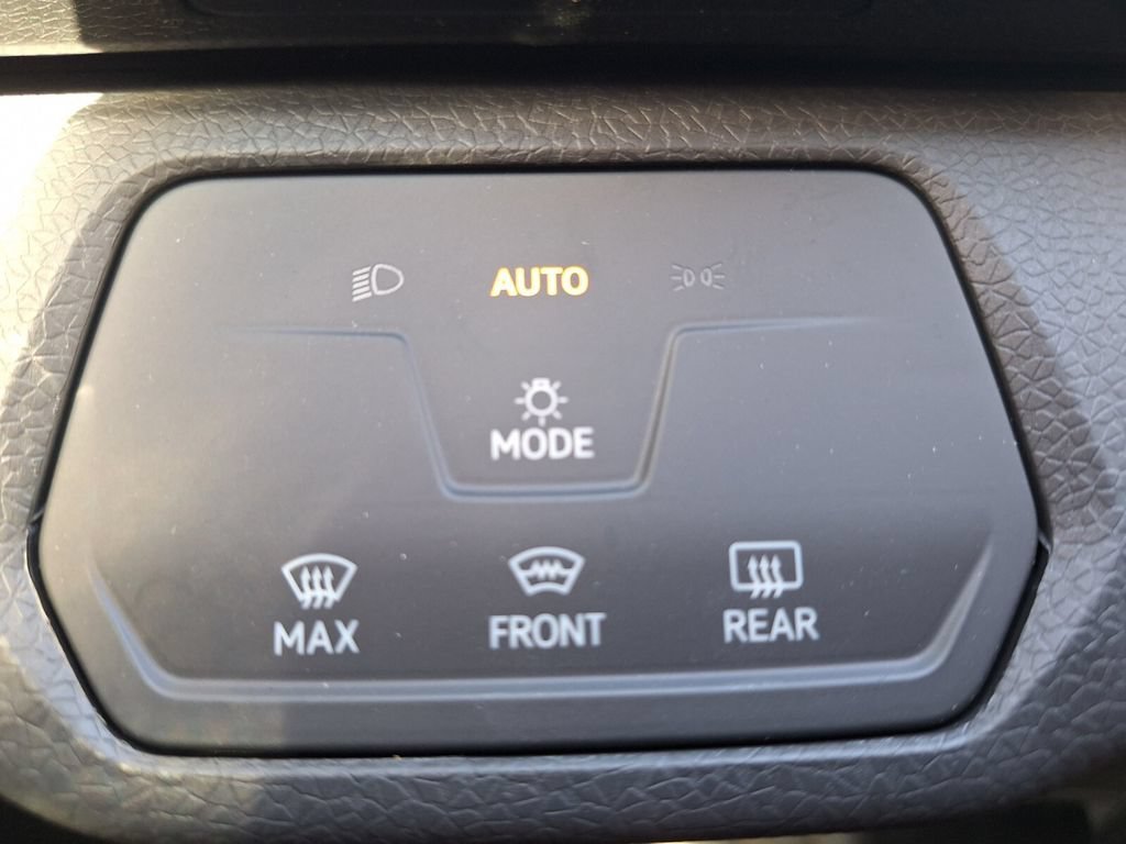 New 2025 Volkswagen ID.4 Pro AWD/4WD image 12