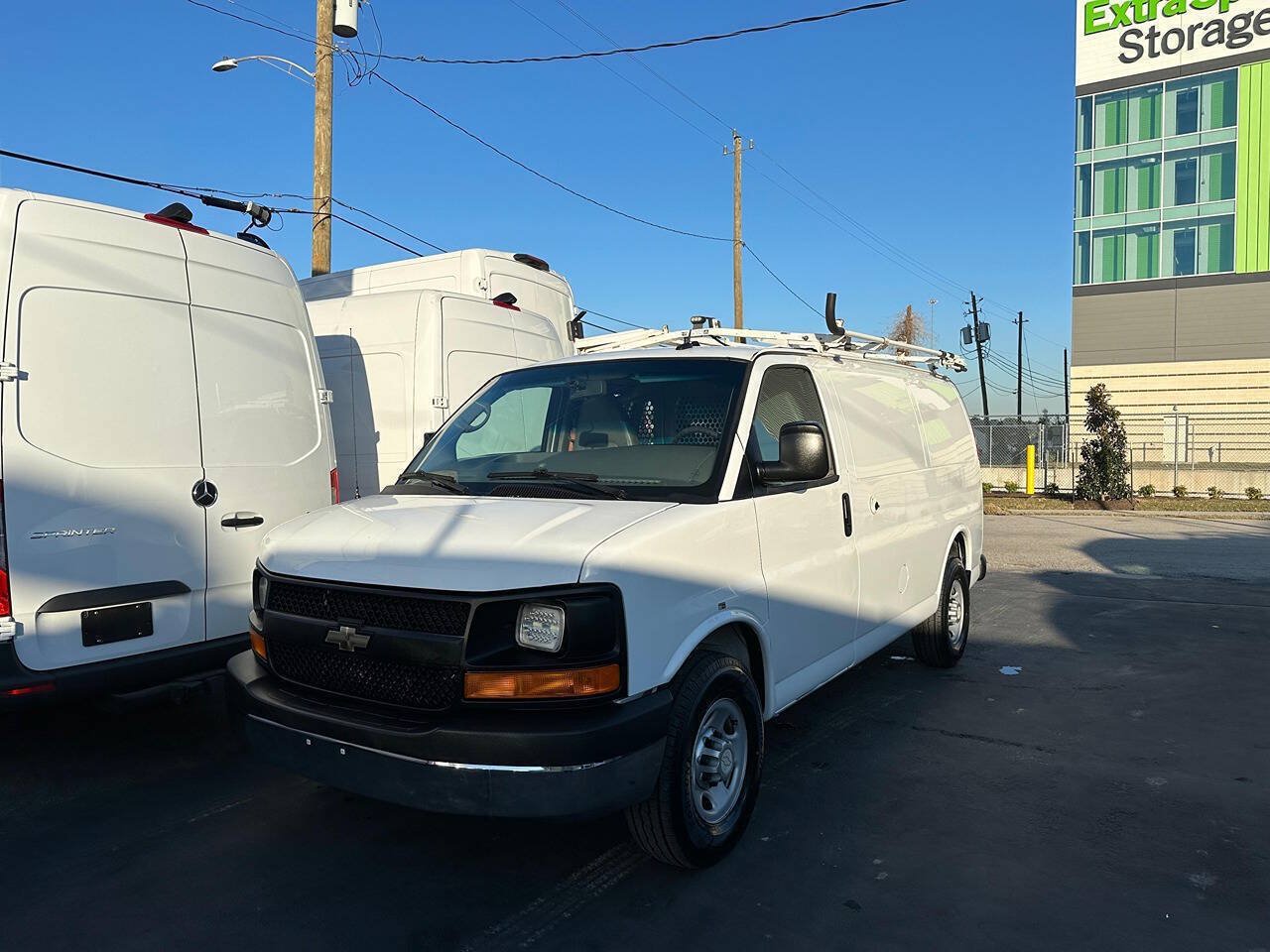Used 2014 Chevrolet Express 2500 RWD image 24