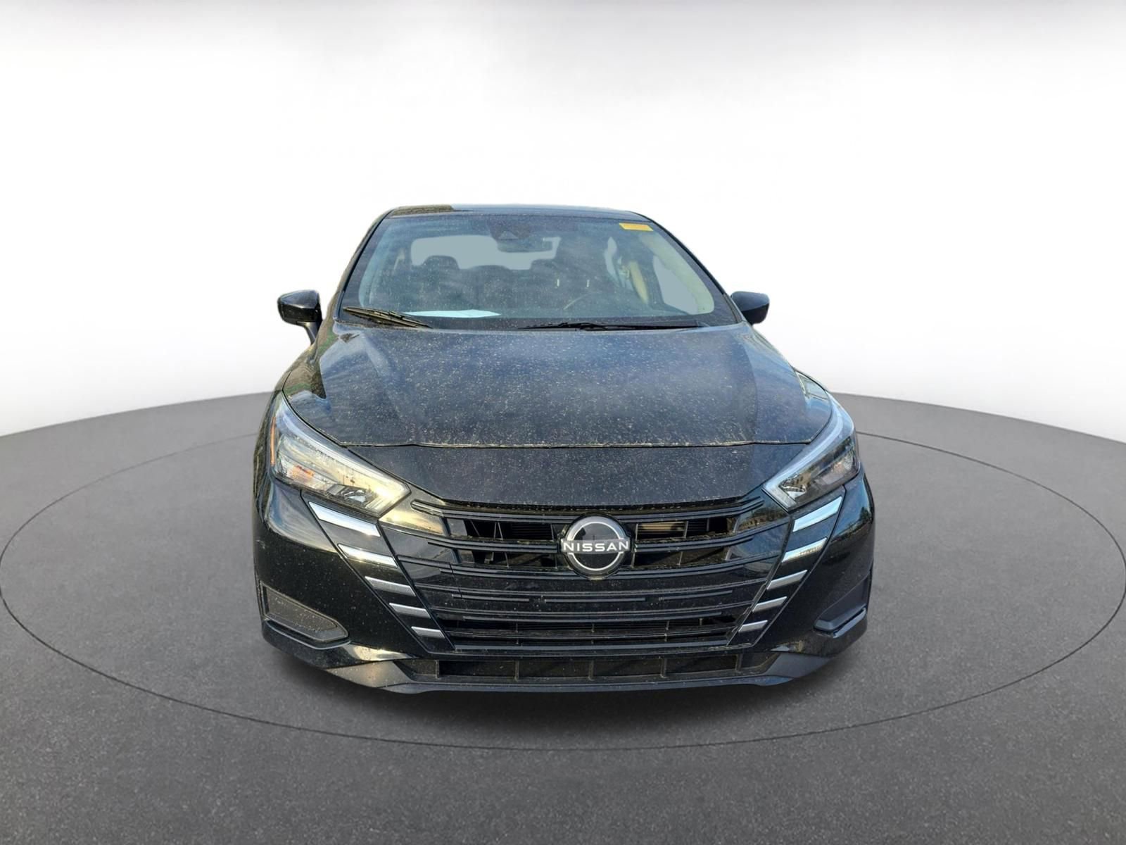 Used 2025 Nissan Versa SV image 2