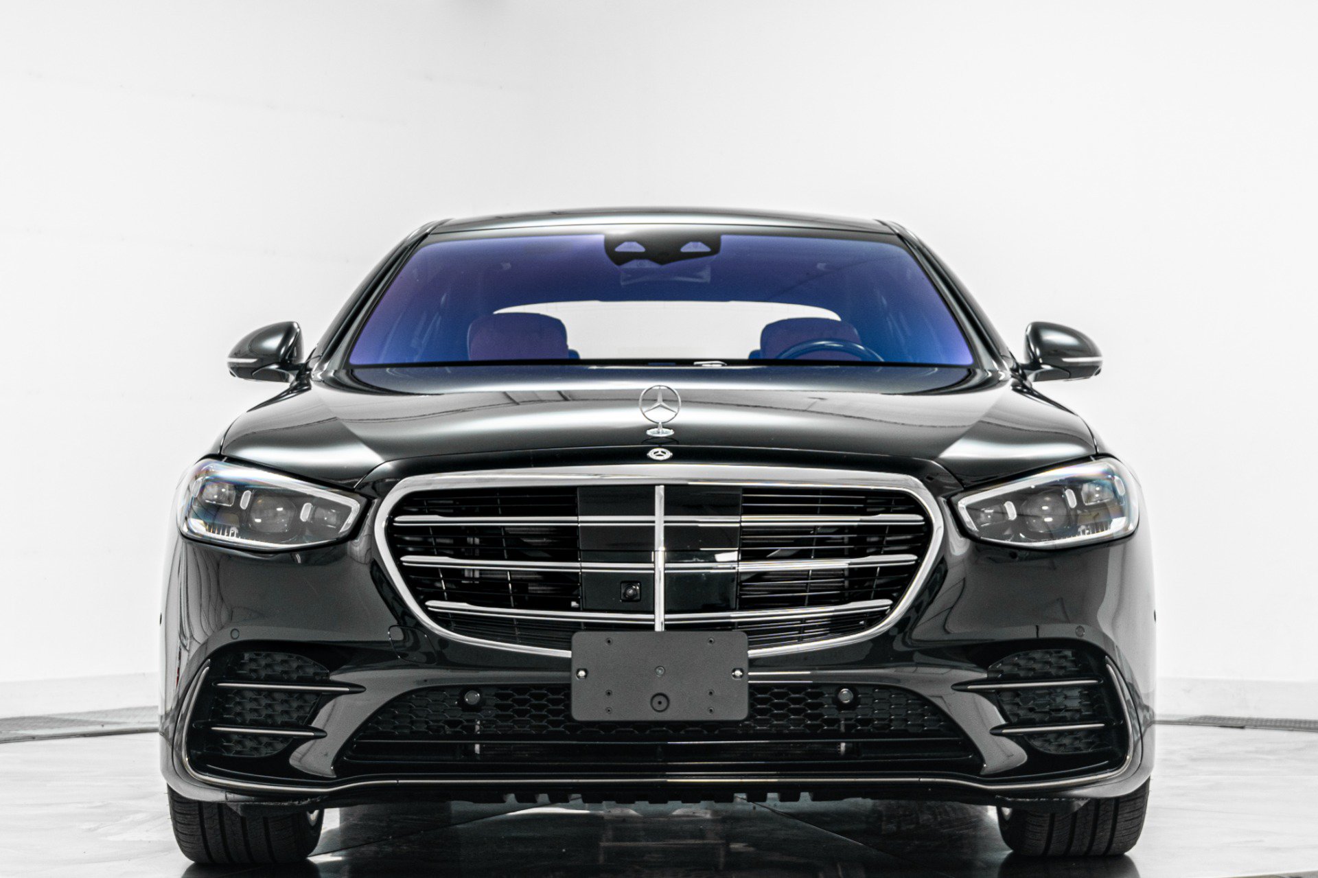 Used 2025 Mercedes-Benz S 580e 4MATIC Sedan image 4