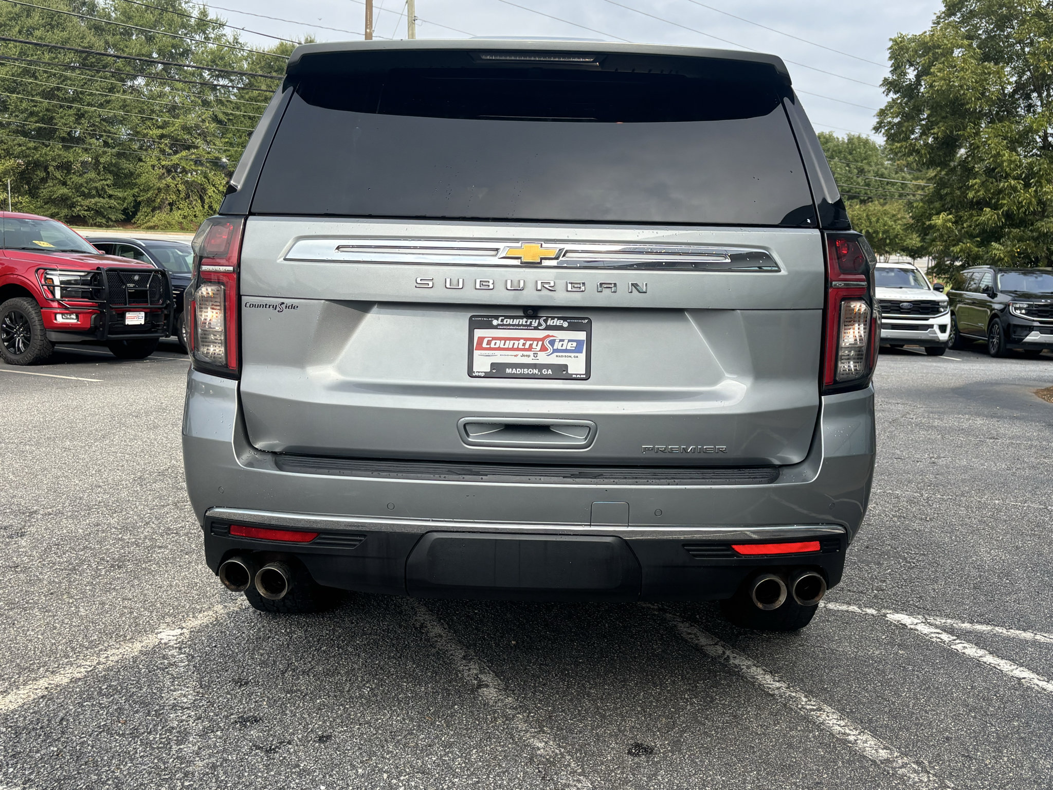 Used 2023 Chevrolet Suburban Premier AWD/4WD image 9
