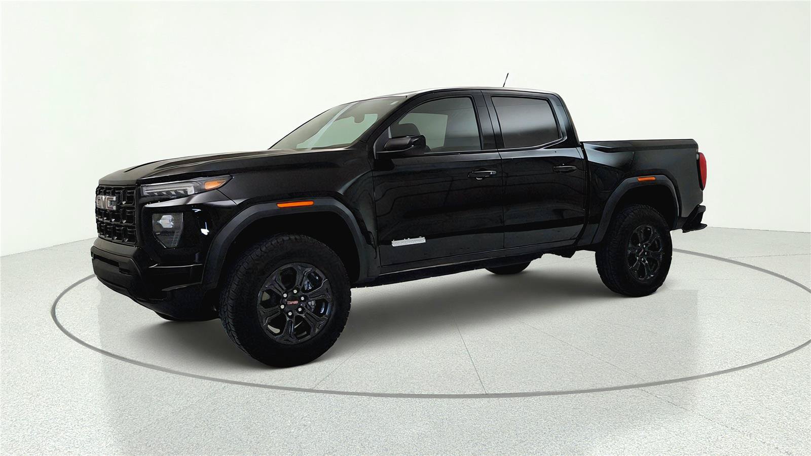 Used 2025 GMC Canyon Elevation RWD image 3