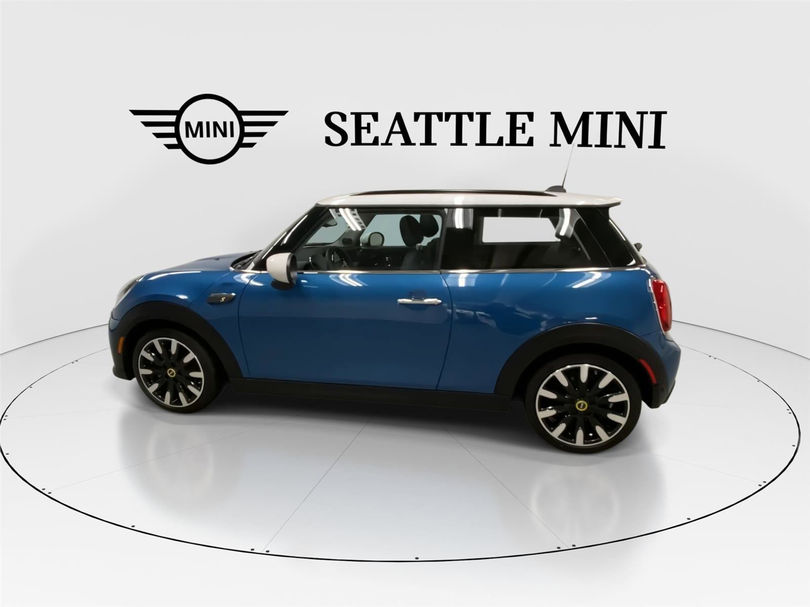 Certified 2023 MINI Cooper SE image 7