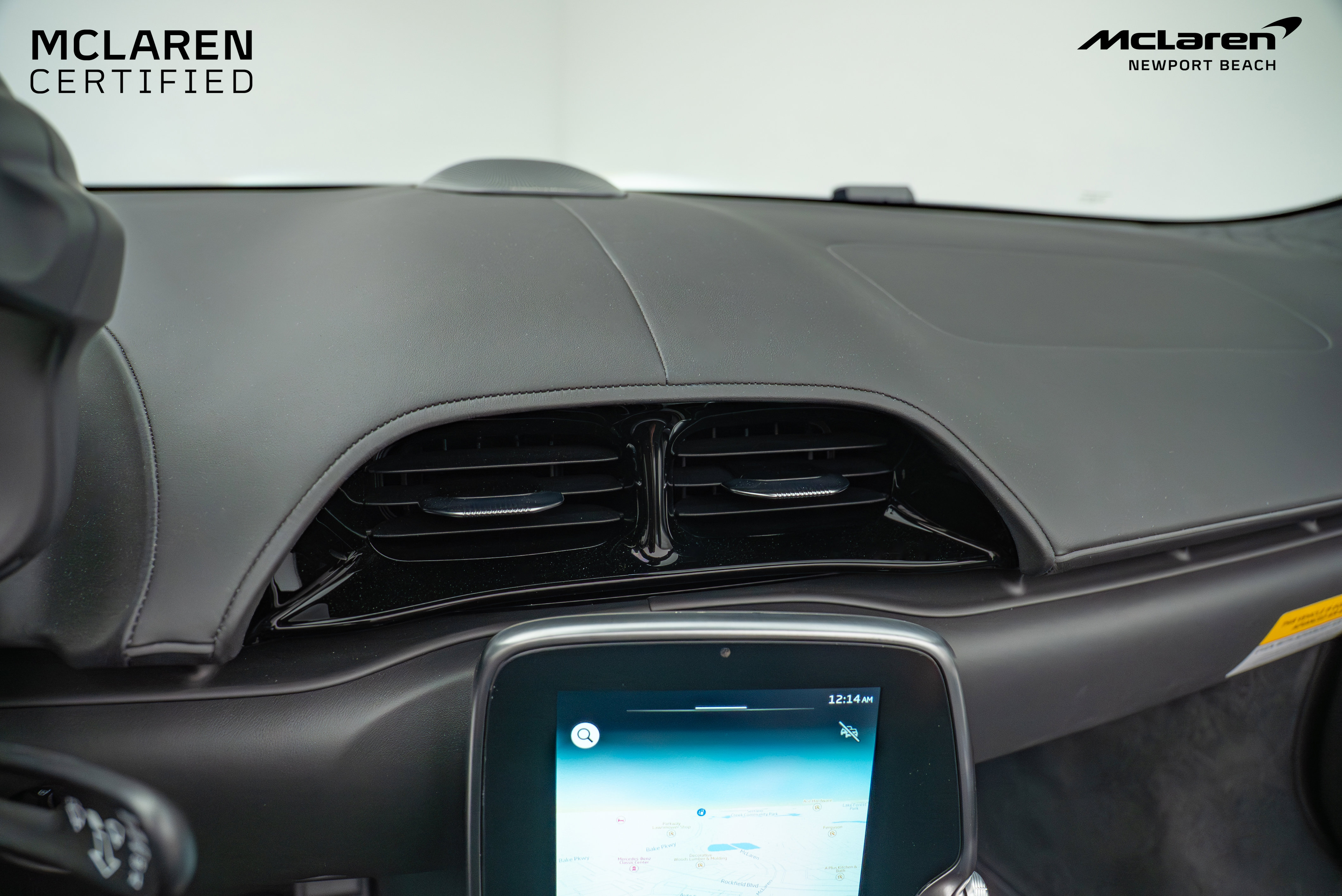 Used 2025 McLaren Artura Spider image 27