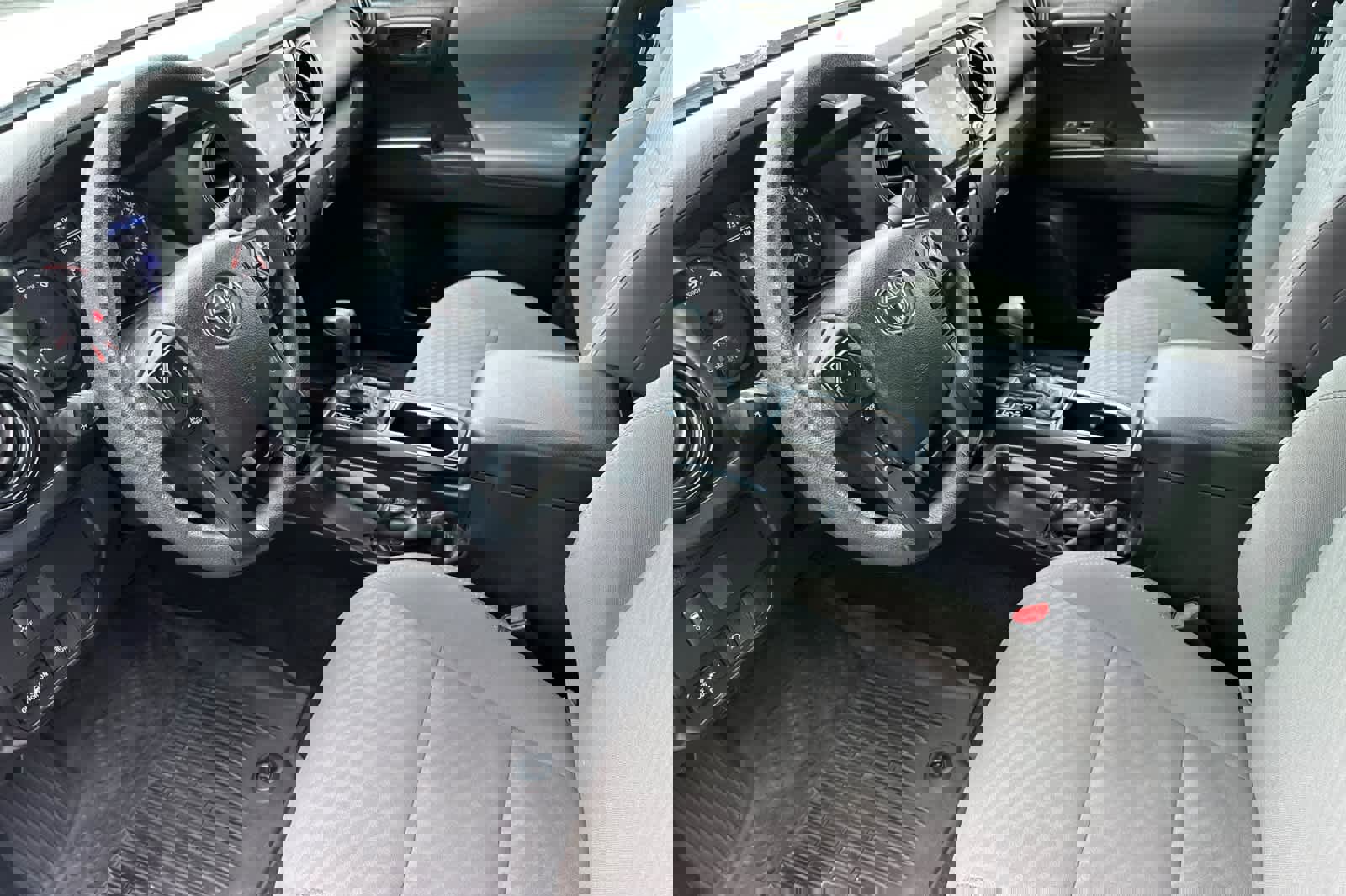 Used 2020 Toyota Tacoma SR image 11