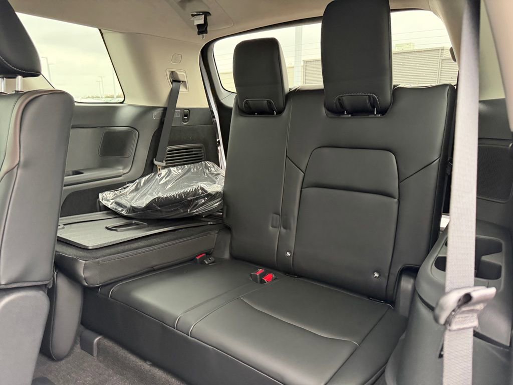 New 2026 Nissan Pathfinder Platinum image 16