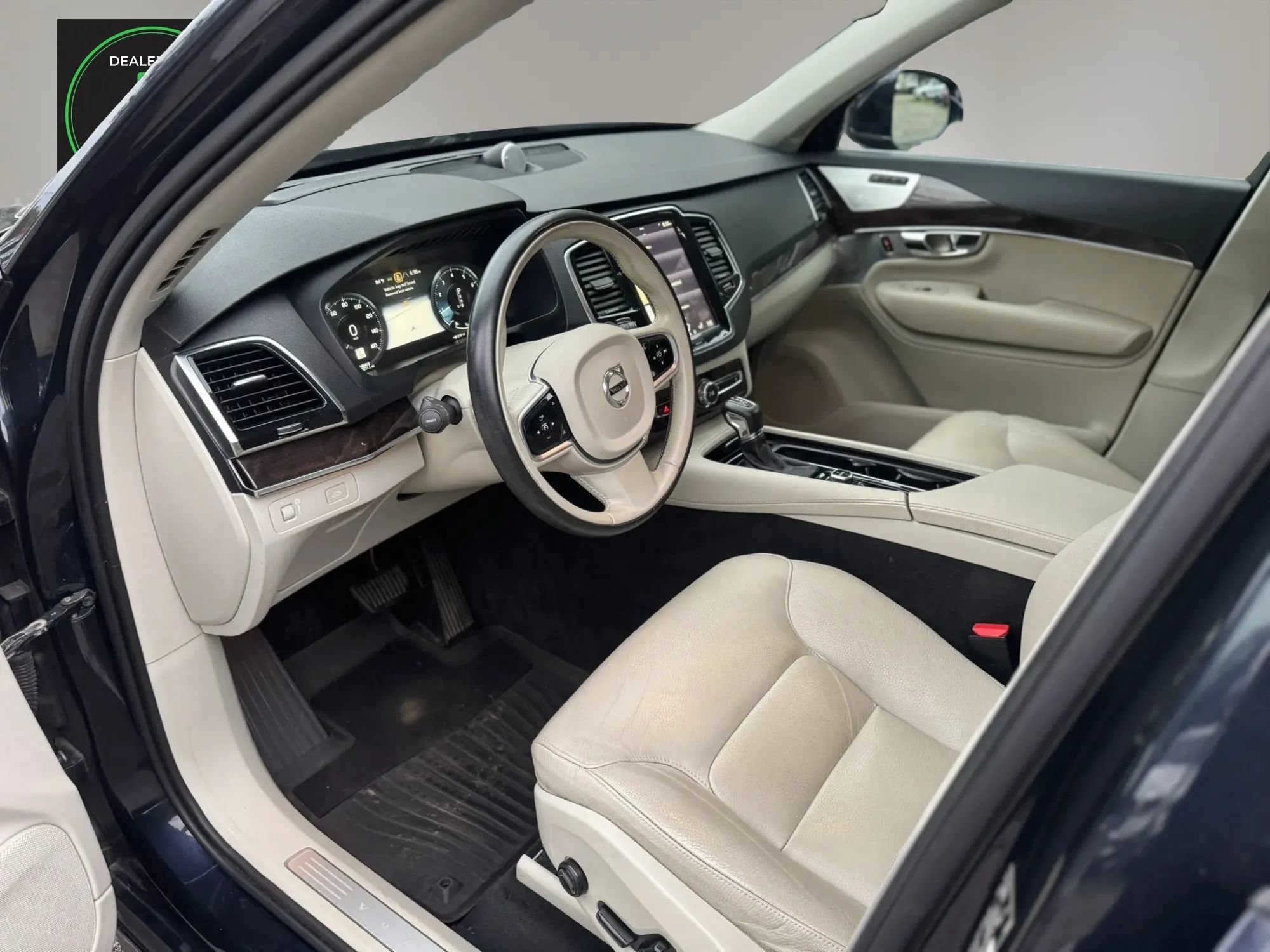 Used 2016 Volvo XC90 T6 Momentum w/ Protection Package Plus AWD/4WD image 10