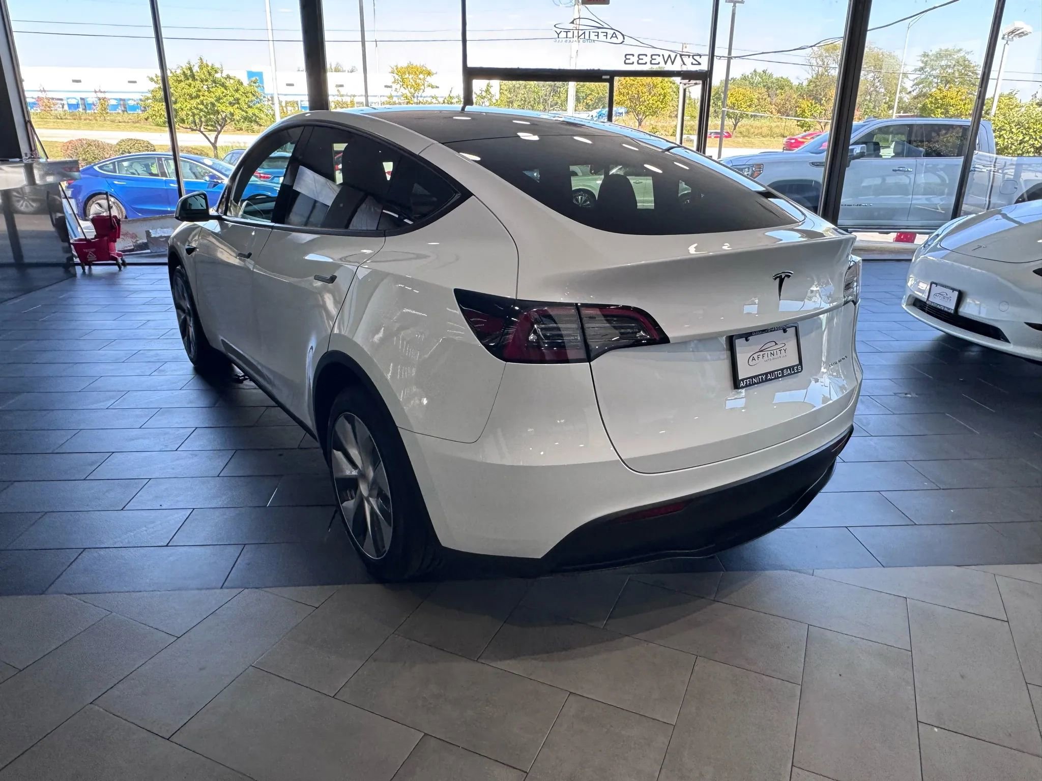 Used 2023 Tesla Model Y Long Range image 5