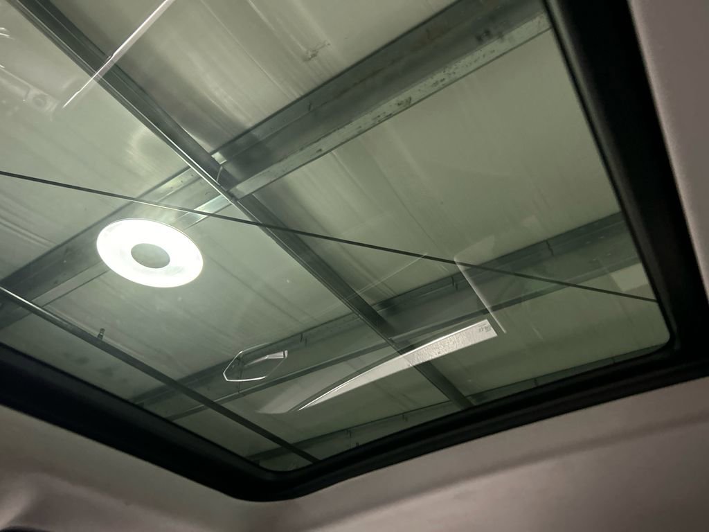 Used 2019 Audi e-tron Premium Plus image 28