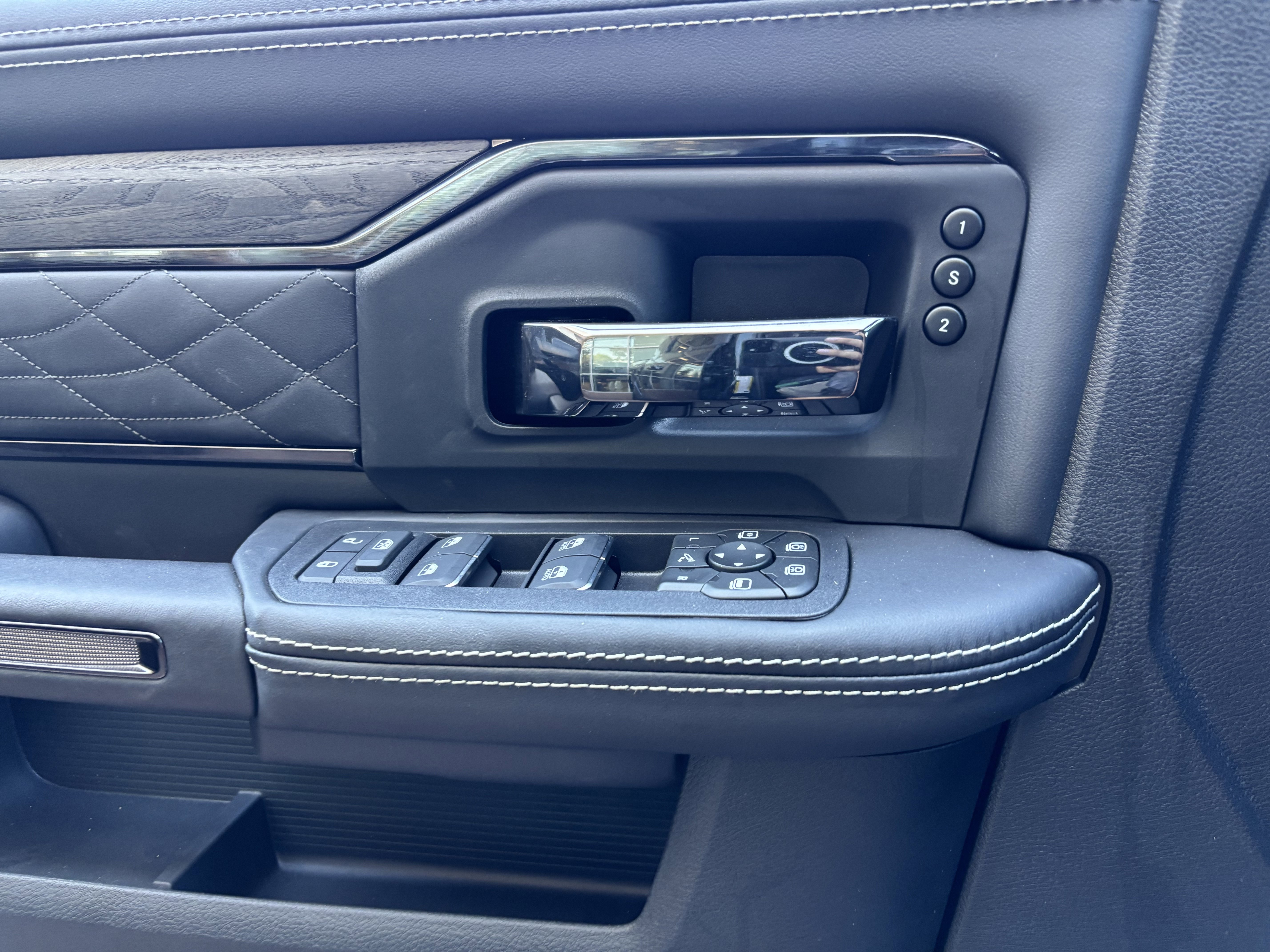 New 2026 RAM 2500 Limited AWD/4WD image 18