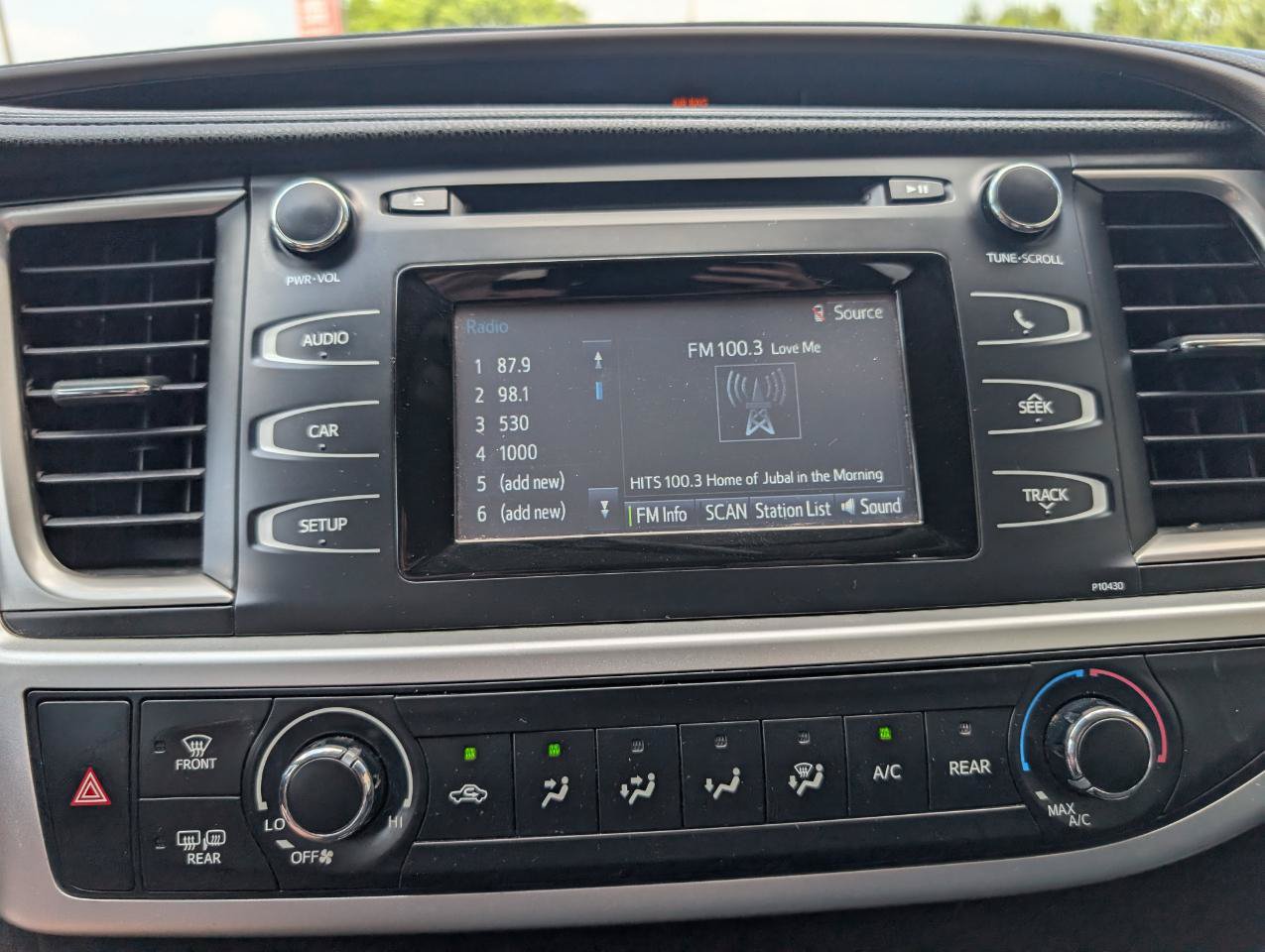 Used 2014 Toyota Highlander LE FWD image 18