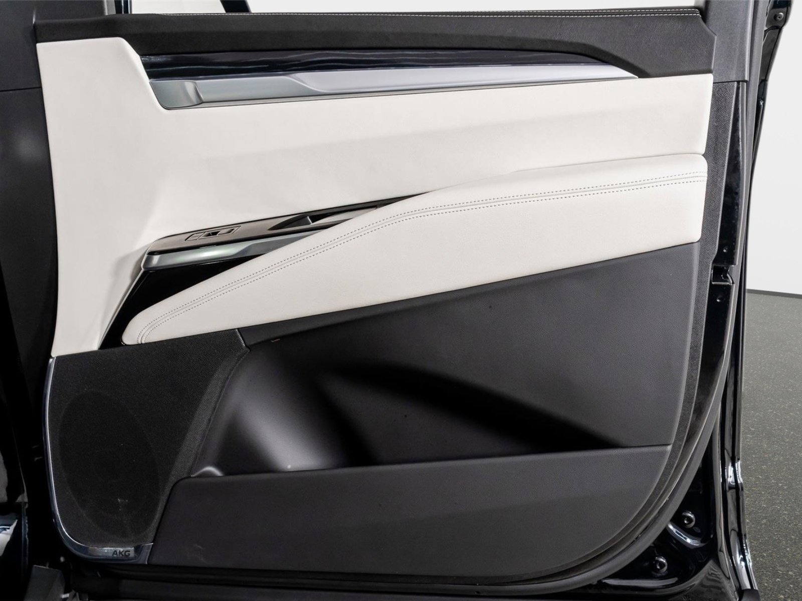 Used 2026 Cadillac Escalade Sport w/ LPO, Floor Liner Package image 16