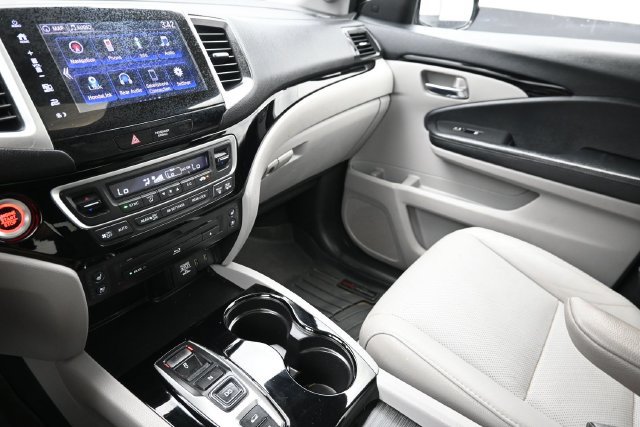 Used 2018 Honda Pilot Elite image 33