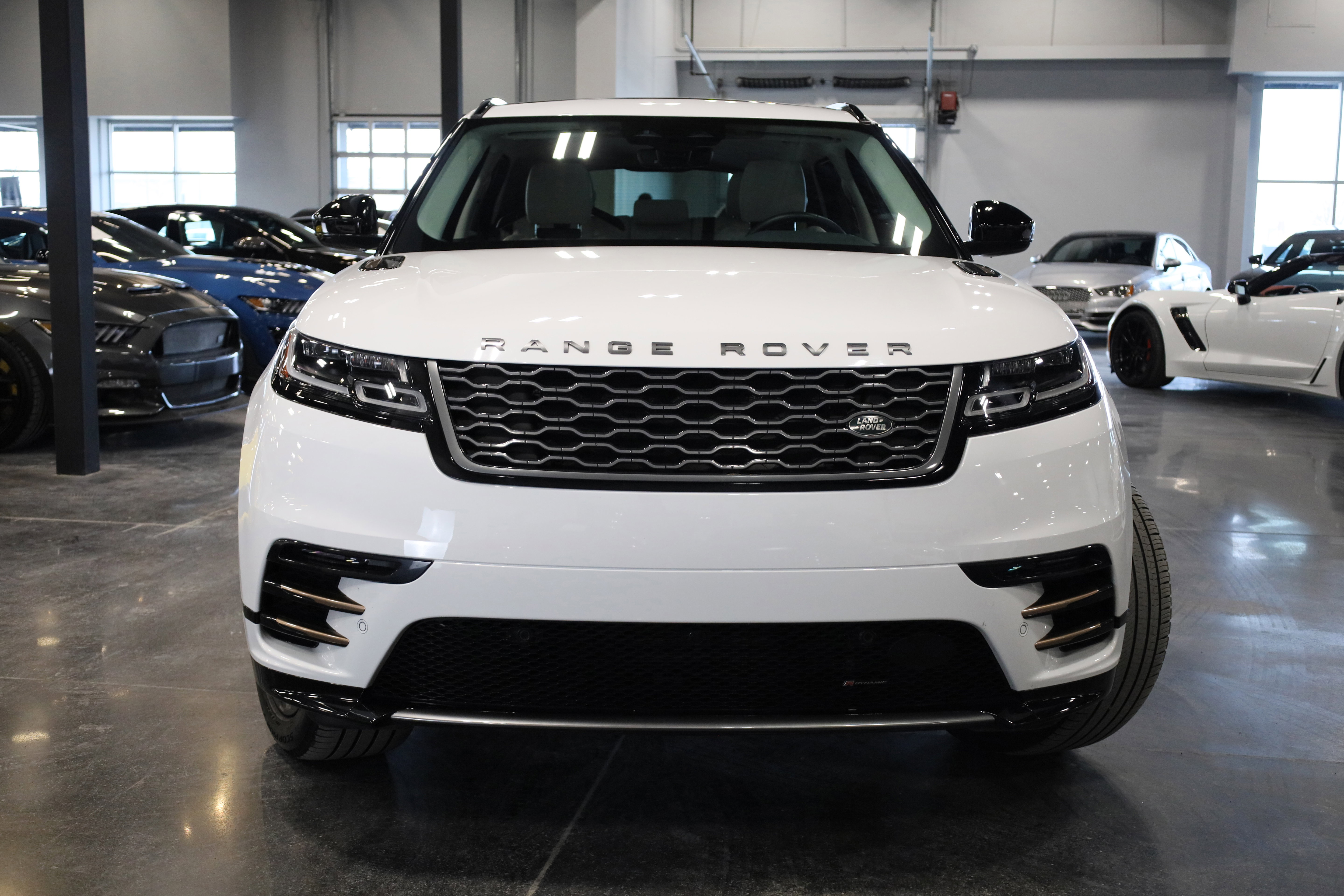 Used 2023 Land Rover Range Rover Velar R-Dynamic S image 2