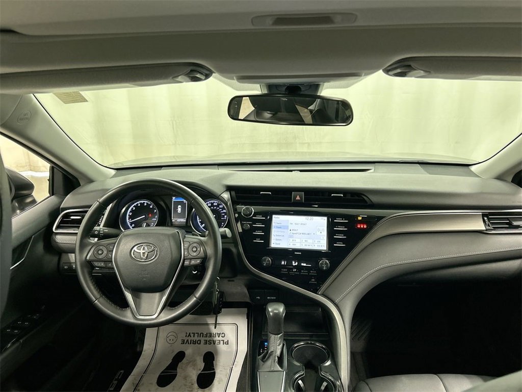 Used 2020 Toyota Camry image 18
