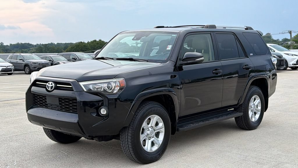 Used 2022 Toyota 4Runner SR5 Premium w/ Moonroof Package AWD/4WD image 2