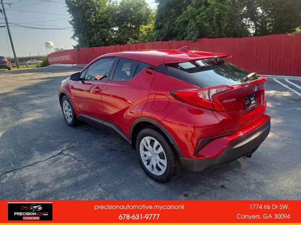 Used 2020 Toyota C-HR LE FWD image 4