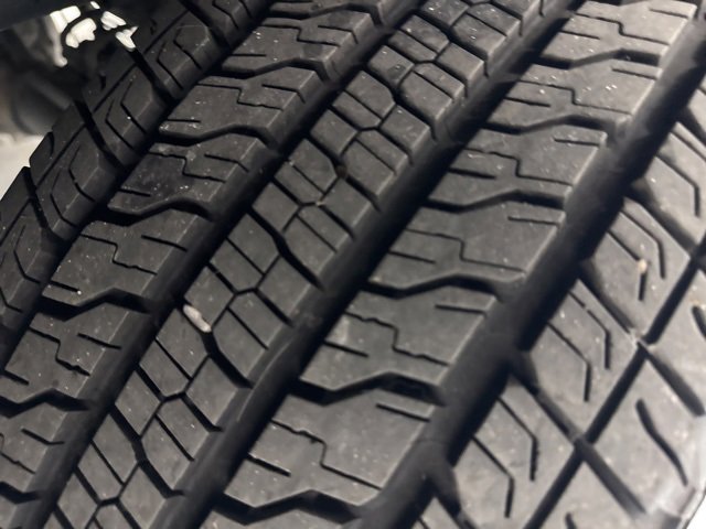 Used 2024 Chevrolet Colorado LT w/ LT Convenience Package image 38