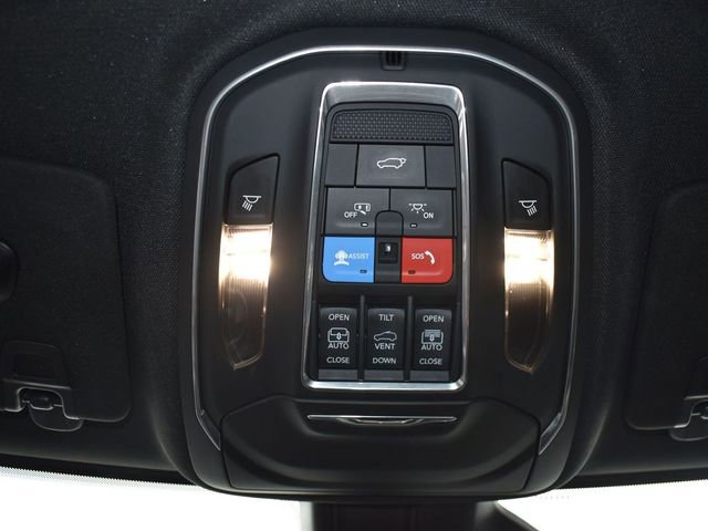 Used 2024 Jeep Grand Cherokee L Limited w/ Luxury Tech Group II image 35