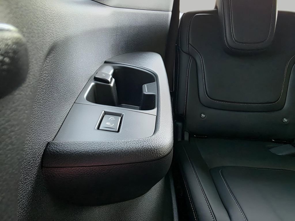 New 2026 Nissan Armada PRO-4X AWD/4WD image 13