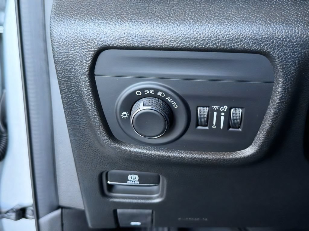 New 2026 Jeep Grand Cherokee Laredo X AWD/4WD image 17