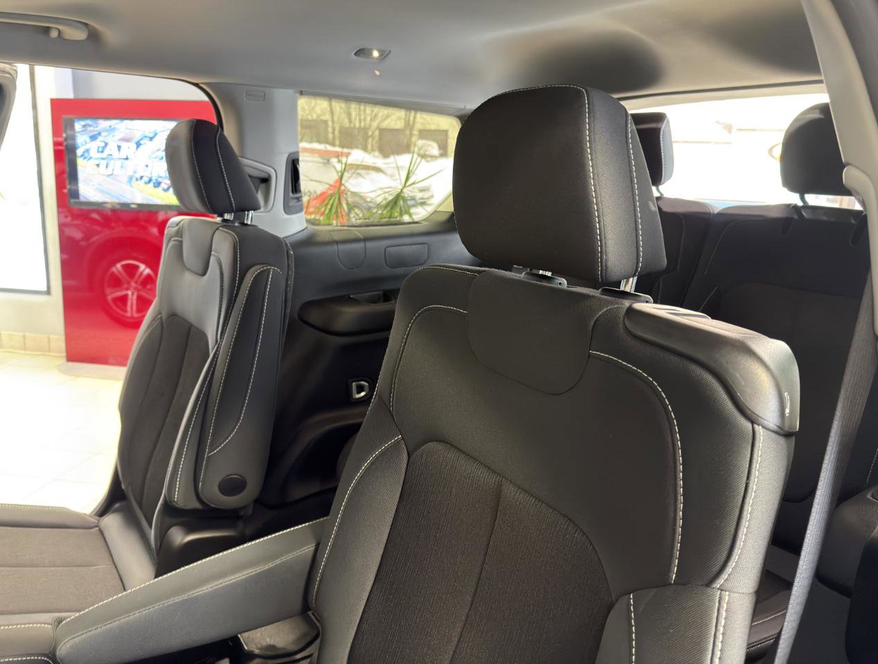 Used 2023 Jeep Grand Cherokee L Laredo w/ Trailer Tow Group (B) image 31