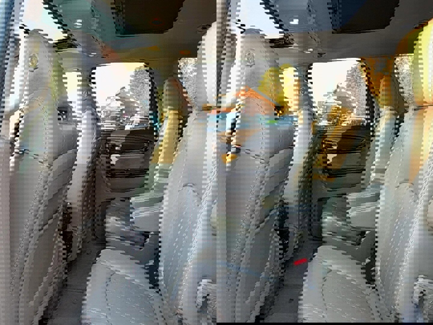 Used 2015 GMC Acadia Denali image 14