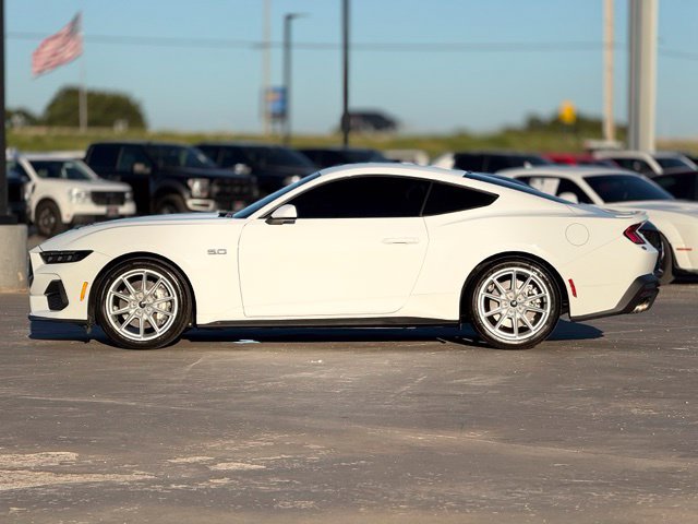 Used 2026 Ford Mustang GT Premium RWD image 4