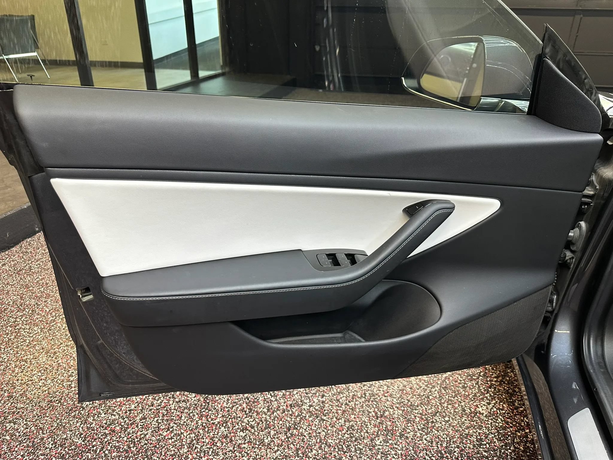 Used 2018 Tesla Model 3 Long Range AWD/4WD image 10