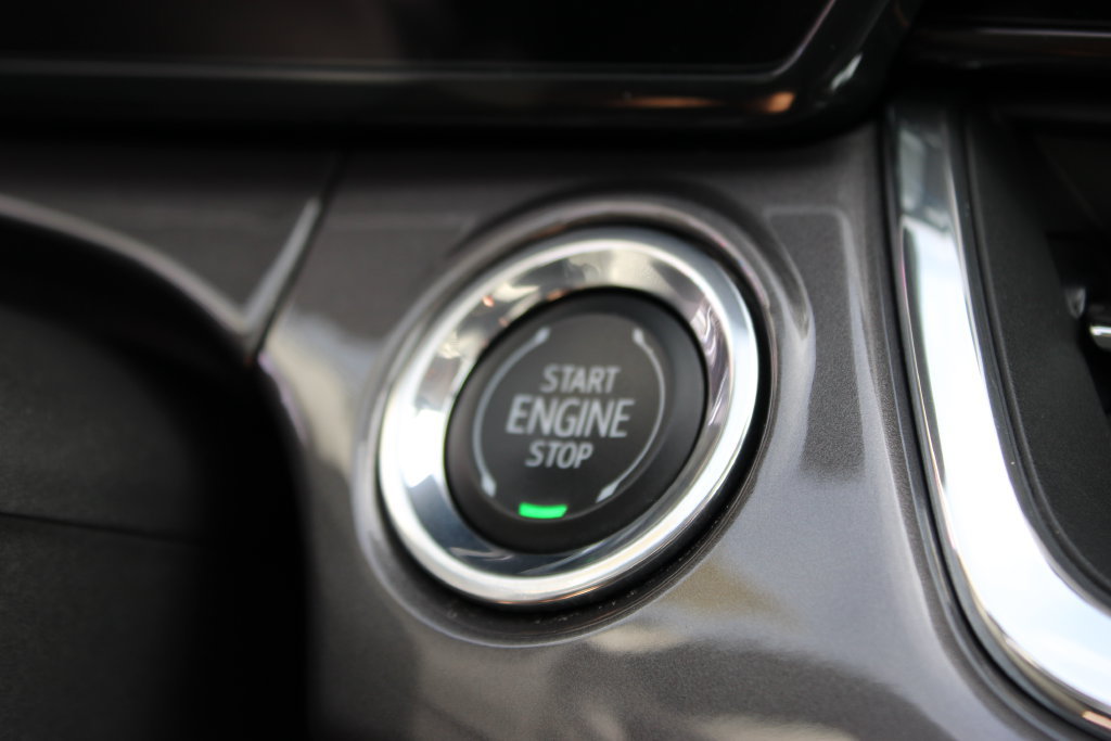 Used 2025 Chevrolet Trax ACTIV w/ Sunroof Package FWD image 17