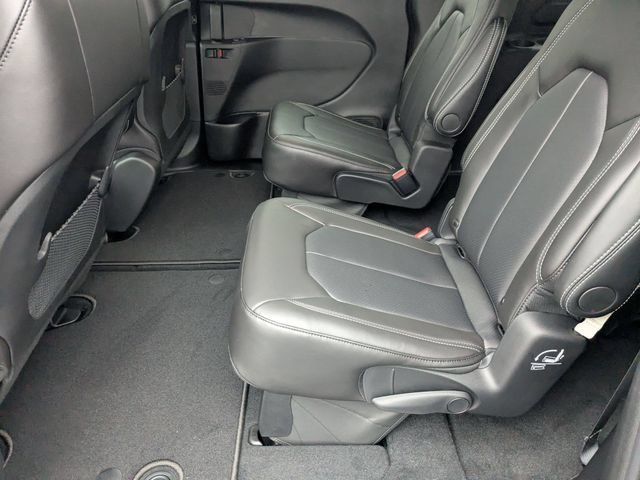 New 2026 Chrysler Voyager LX FWD image 24