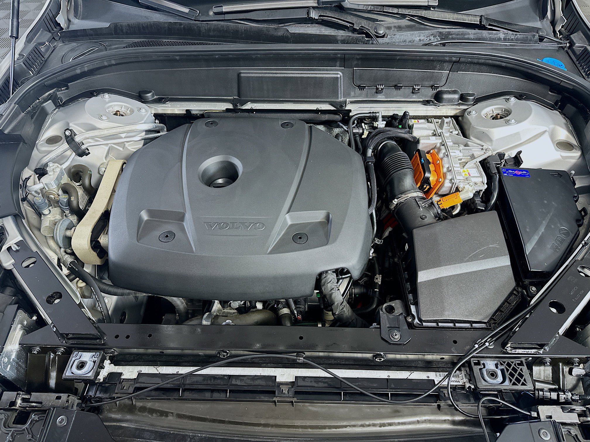 Used 2023 Volvo XC60 T8 Core image 34