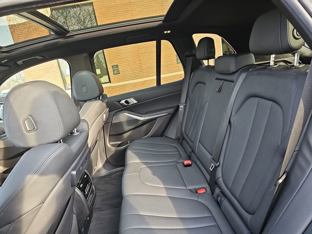 Used 2019 BMW X5 xDrive40i w/ Convenience Package image 14