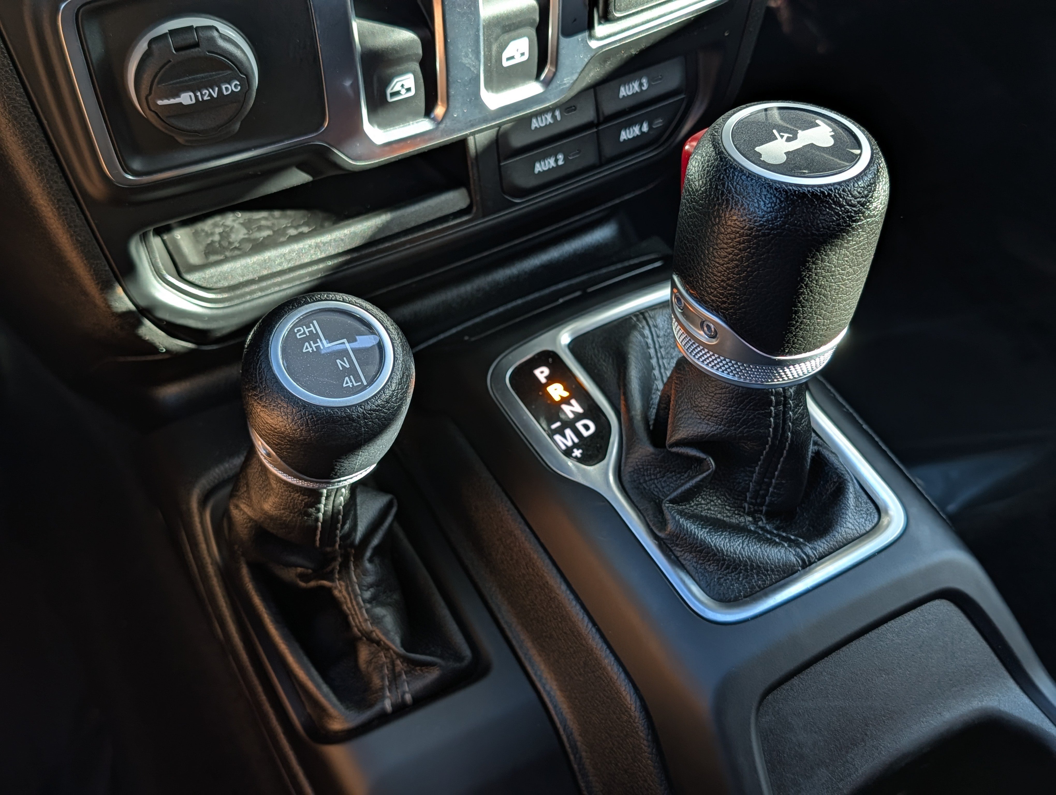 Used 2024 Jeep Wrangler Sport AWD/4WD image 28