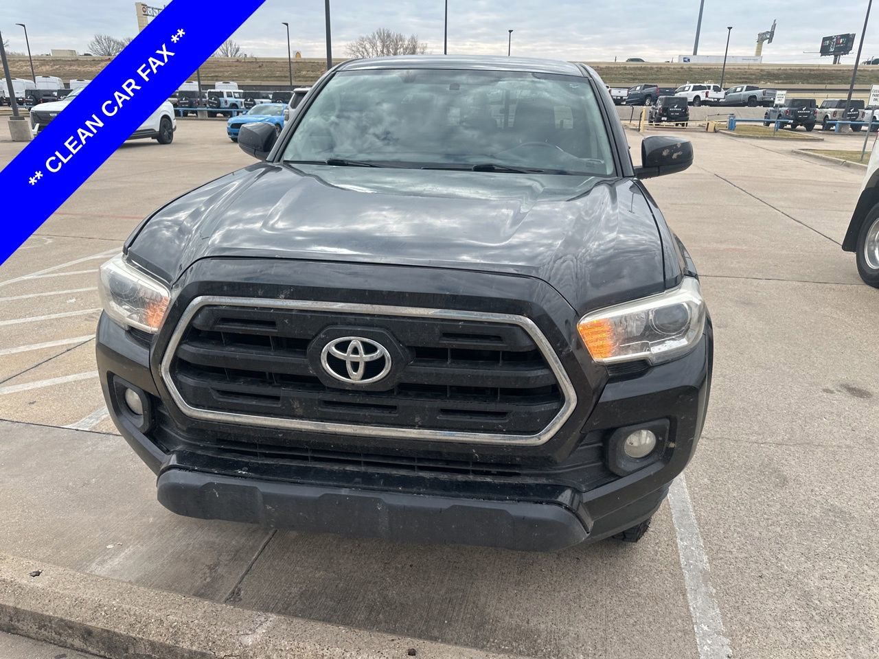 Used 2017 Toyota Tacoma SR5 image 2