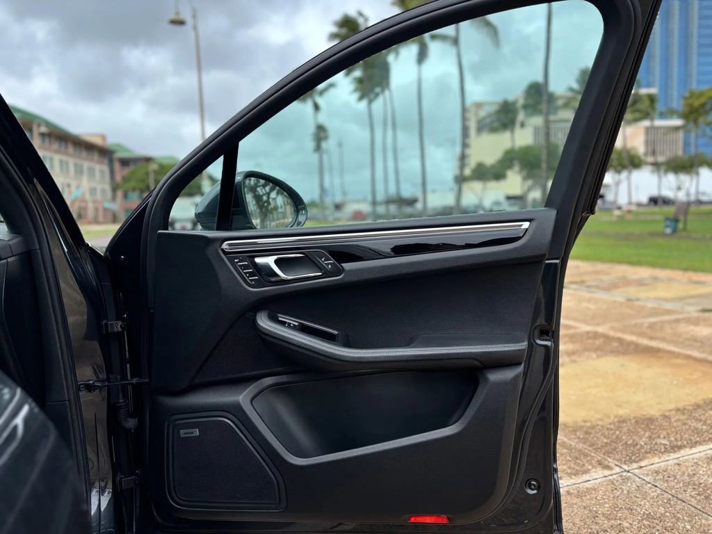 Used 2017 Porsche Macan S image 15