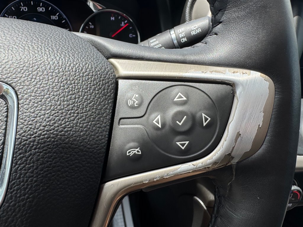 Used 2017 GMC Acadia Denali w/ Technology Package FWD image 12